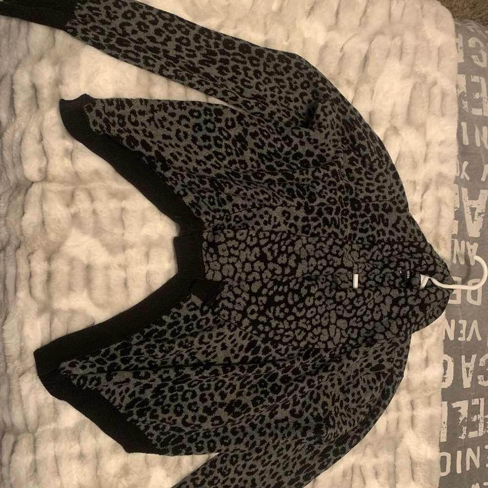 Express Medium Sweater